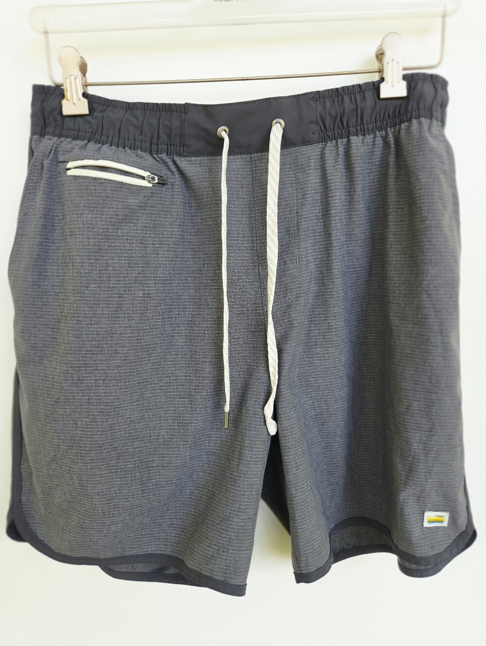 Vuori Banks Shorts Gray Black Stripes Mens Size Large V330 *Read*